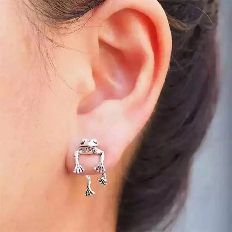 Frog Earrings from Odditygadget at $14.97