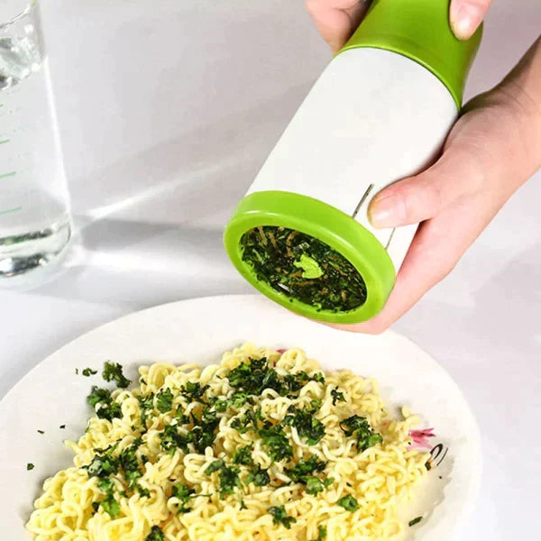 Easy & Quick Parsley Spice Mincer, Grinder & Chopper from Odditygadget at $19.97