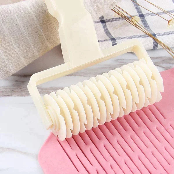 Lattice Pie Crust Cutter With Roller from Odditygadget at $12.47