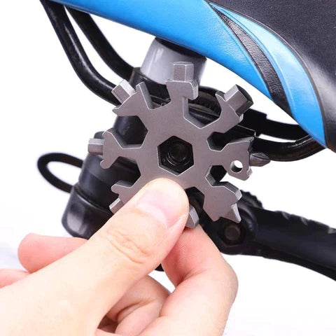 Snowflake Multifunction tool (18 in 1) from Odditygadget at $9.97