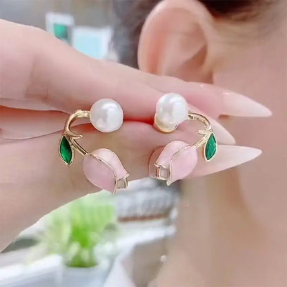 Pearl Tulip Flower Stud Earrings from Odditygadget at $7.97