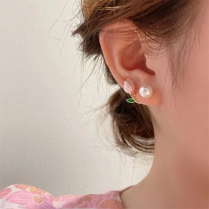 Pearl Tulip Flower Stud Earrings from Odditygadget at $7.97