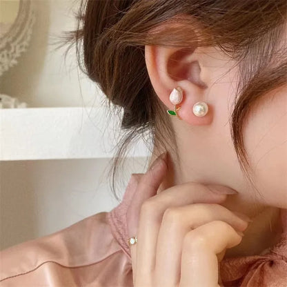 Pearl Tulip Flower Stud Earrings from Odditygadget at $7.97