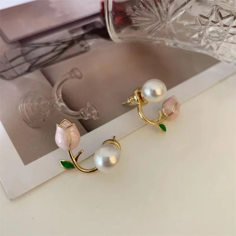 Pearl Tulip Flower Stud Earrings from Odditygadget at $7.97